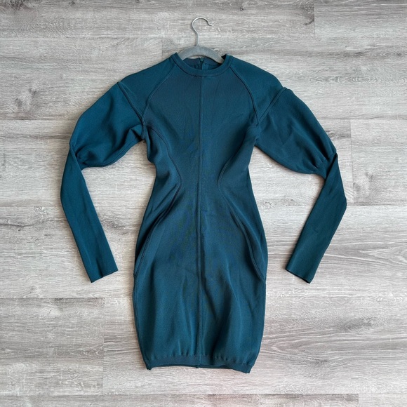 Women’s Aritzia talula sculpted knit dress size 6 - Picture 5 of 12